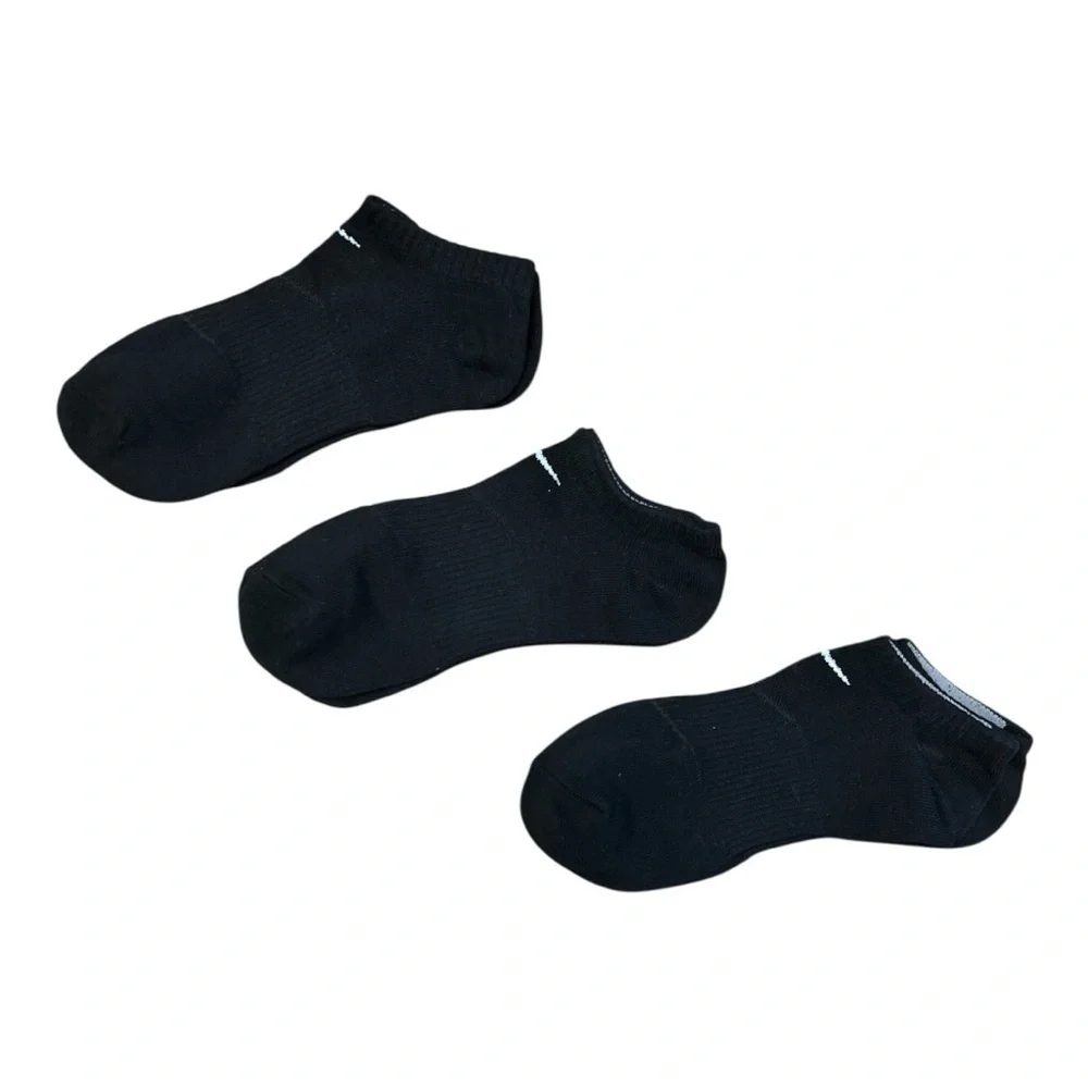 Nike Men’s Essentials Black and White No Show Ankle Socks Med